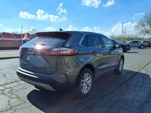 Carbonized Gray Metallic 2024 Ford Edge SEL
