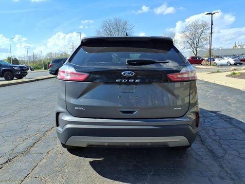 Carbonized Gray Metallic 2024 Ford Edge SEL