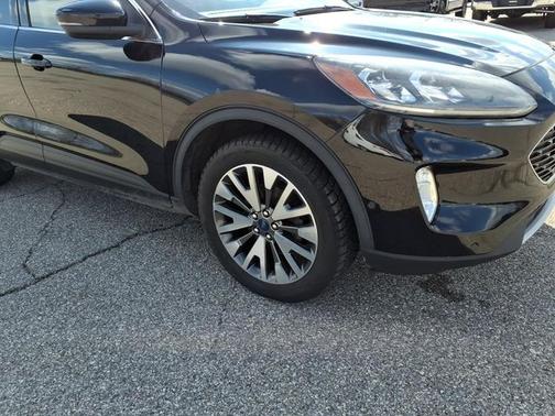 AGATE BLACK METALLIC 2020 Ford Escape TITANIUM