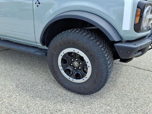 CACTUS GRAY 2023 Ford Bronco OUTER BANKS
