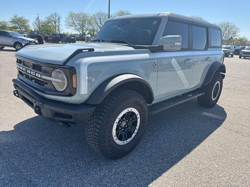 CACTUS GRAY 2023 Ford Bronco OUTER BANKS