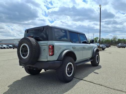 CACTUS GRAY 2023 Ford Bronco OUTER BANKS