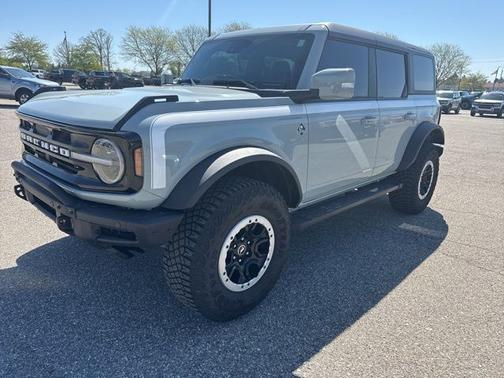 CACTUS GRAY 2023 Ford Bronco OUTER BANKS