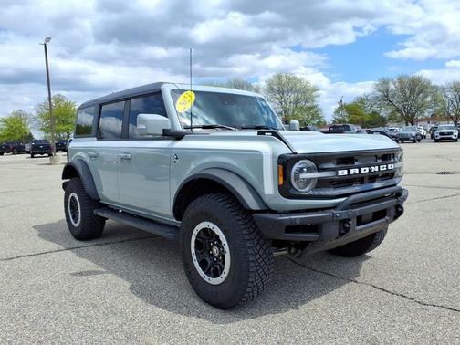 CACTUS GRAY 2023 Ford Bronco OUTER BANKS