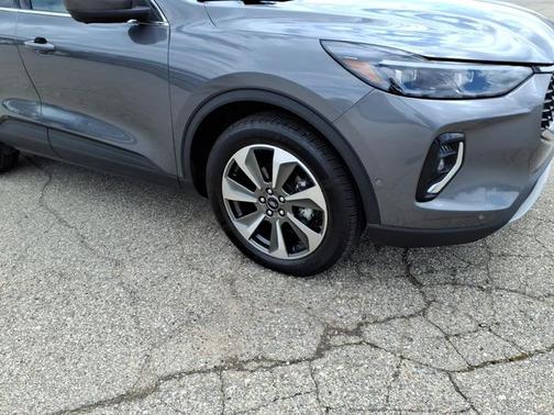 CARBONIZED GRAY METALLIC 2023 Ford Escape PLATINUM