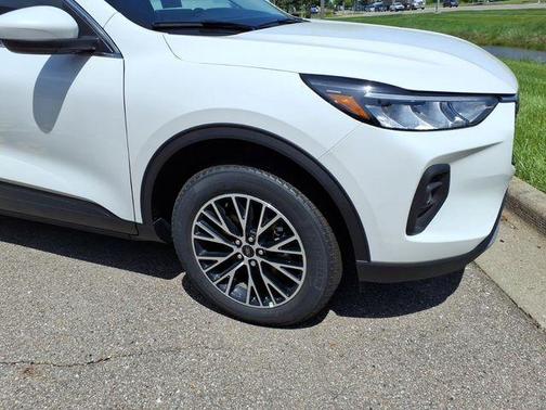 Star White 2026 Ford Escape PHEV