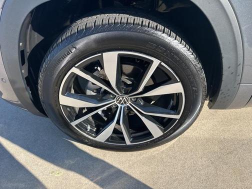 2024 Volkswagen Atlas 2.0T SEL Premium R-Line 4MOTION