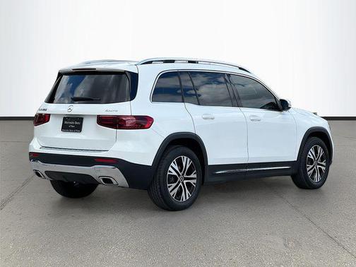 Polar White 2026 Mercedes-Benz GLB 250 4MATIC