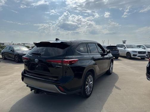 2023 Toyota Highlander Hybrid Limited