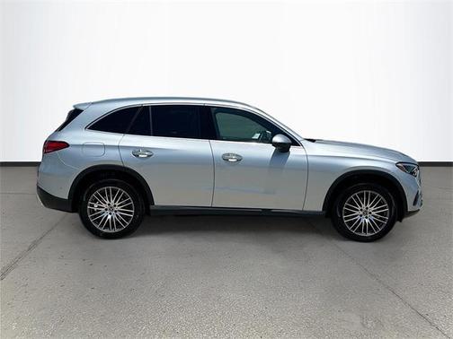 2025 Mercedes-Benz GLC 300 4MATIC