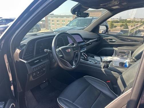 2022 Cadillac Escalade Sport