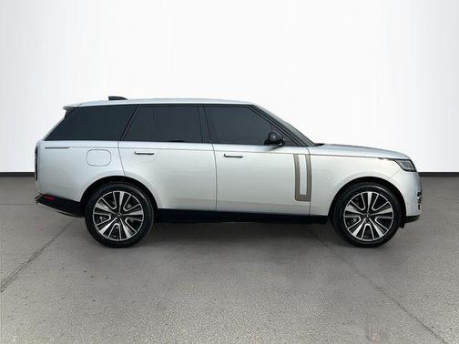 2025 Land Rover Range Rover P400 SE