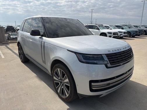 2025 Land Rover Range Rover P400 SE