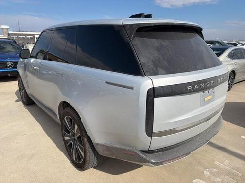 2025 Land Rover Range Rover P400 SE