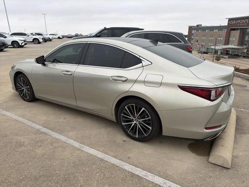 2023 Lexus ES 350 Base