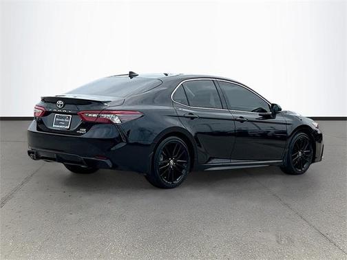 2024 Toyota Camry Hybrid SE