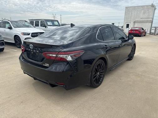 2024 Toyota Camry Hybrid SE