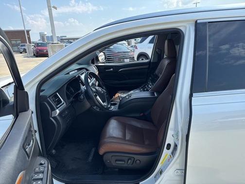 2018 Toyota Highlander Limited Platinum