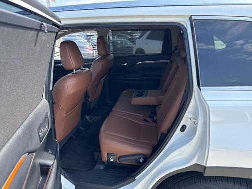 2018 Toyota Highlander Limited Platinum
