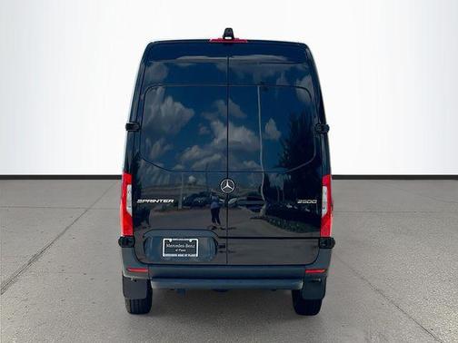 Obsidian Black Metallic 2024 Mercedes-Benz Sprinter 2500 Standard Roof