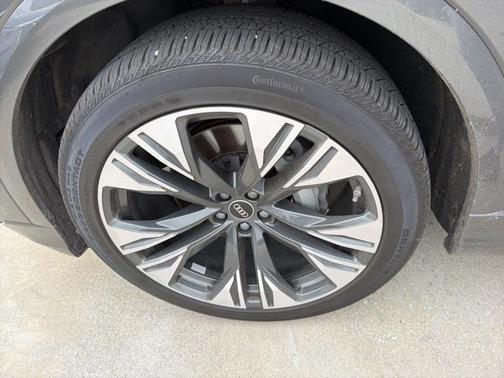 2025 Audi Q8 55 Prestige