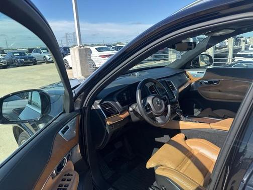 2019 Volvo XC90 T6 Inscription