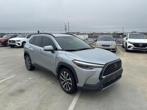 2022 Toyota Corolla Cross XLE