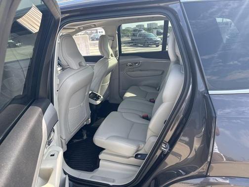 2023 Volvo XC90 B5 Core