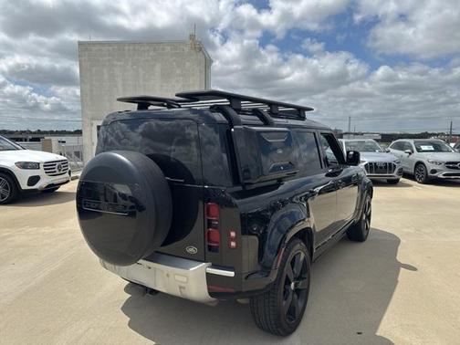 2022 Land Rover Defender 110 XS Edition
