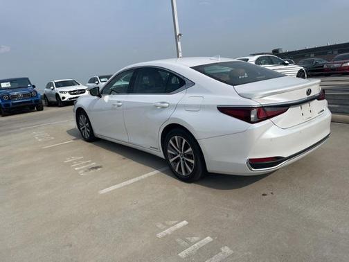 2020 Lexus ES 300h Base
