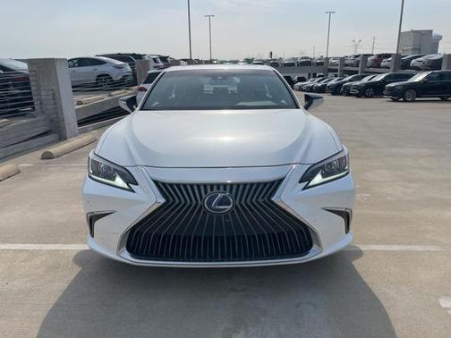 2020 Lexus ES 300h Base