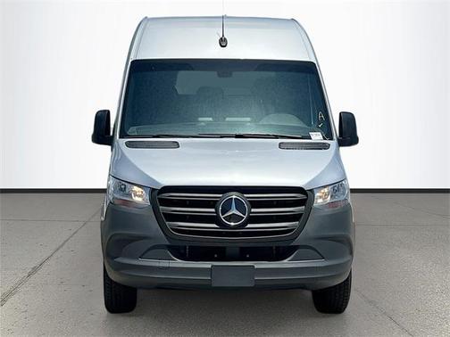 2024 Mercedes-Benz eSprinter 2500 Cargo 170 WB