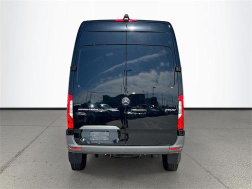 2025 Mercedes-Benz Sprinter 2500 Cargo 144 WB