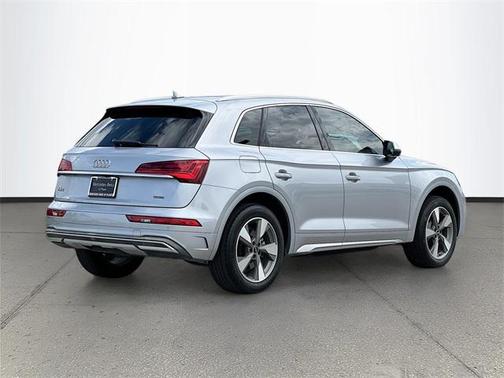 2022 Audi Q5 40 Premium Plus