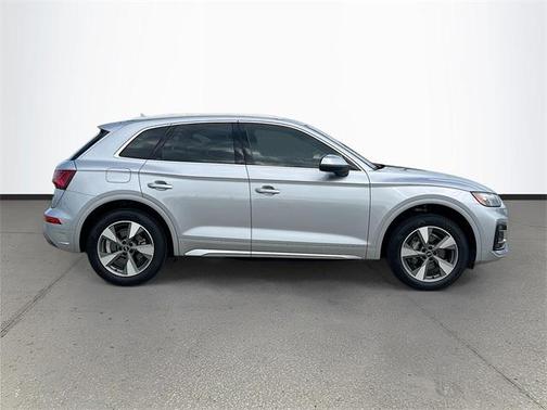 2022 Audi Q5 40 Premium Plus