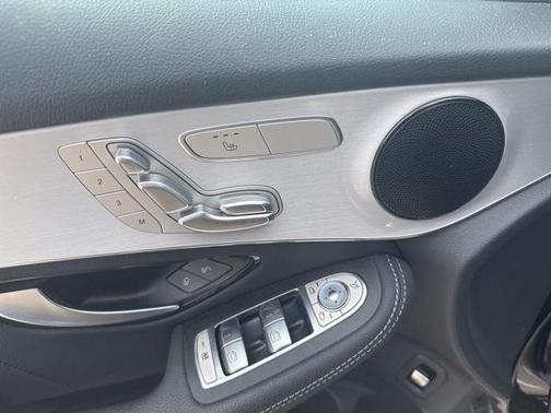Black 2022 Mercedes-Benz GLC 300 Base