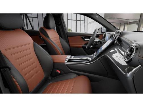 MANUFAKTUR Moonlight White Metallic 2026 Mercedes-Benz GLC 300 Base