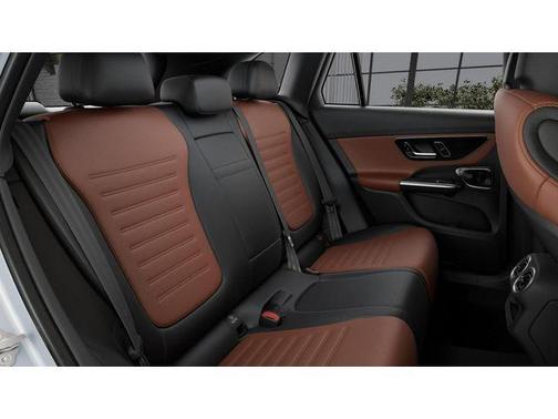 MANUFAKTUR Moonlight White Metallic 2026 Mercedes-Benz GLC 300 Base