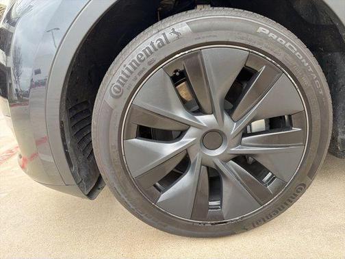 2024 Tesla Model Y Long Range Single Motor Rear-Wheel Drive