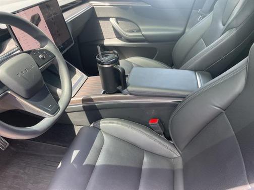 2023 Tesla Model X Standard Range