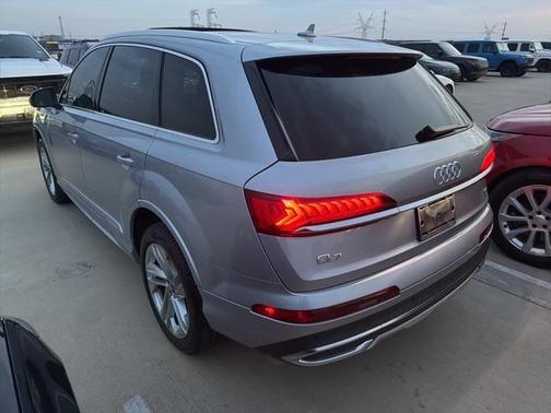 2022 Audi Q7 55 Premium Plus