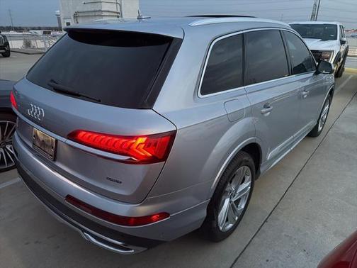 2022 Audi Q7 55 Premium Plus