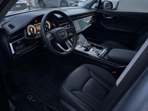 2022 Audi Q7 55 Premium Plus