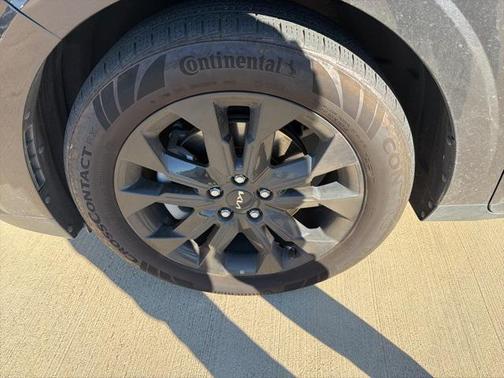 2024 Kia Carnival SX