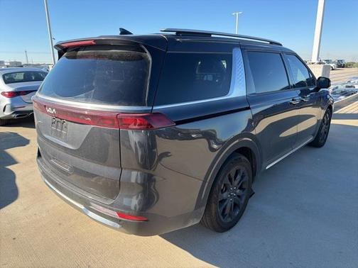 2024 Kia Carnival SX