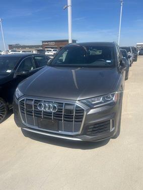 2022 Audi Q7 45 Premium Plus