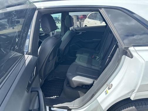 2023 Audi Q8 55 Premium Plus
