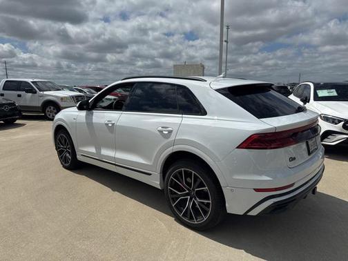2023 Audi Q8 55 Premium Plus