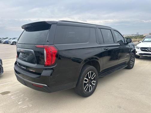 2023 GMC Yukon XL 4WD AT4