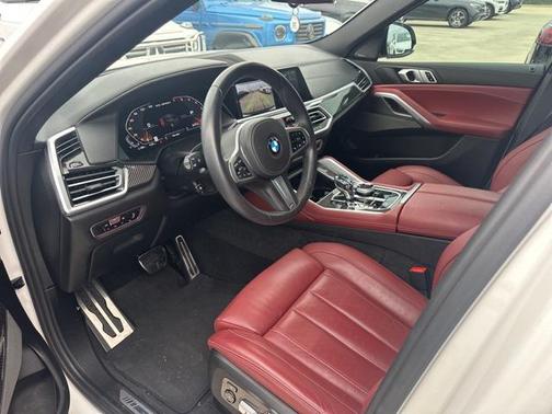 2022 BMW X6 M50i